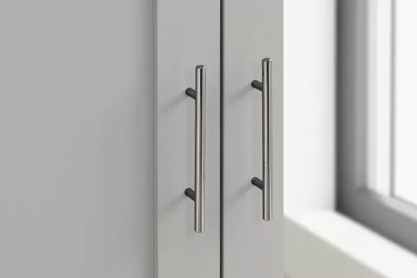 Highgate wardrobe with hanging rail and mirror